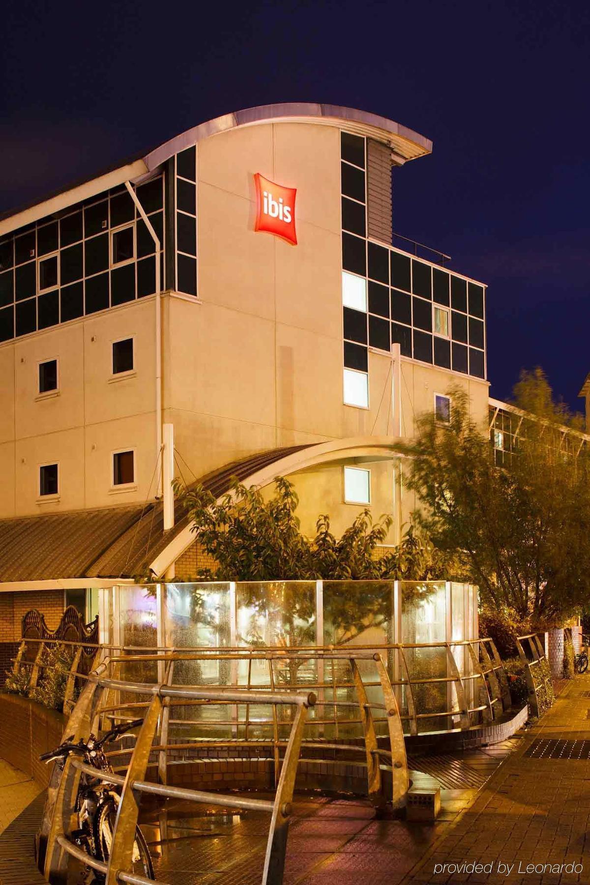 Ibis Cardiff Centre Hotel Exterior photo